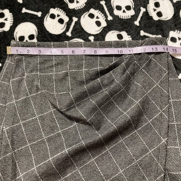 MAX STUDIO Black grey plaid faux wrap mini skirt ~ Stretchy SMALL slip-on skirt - Picture 6 of 10